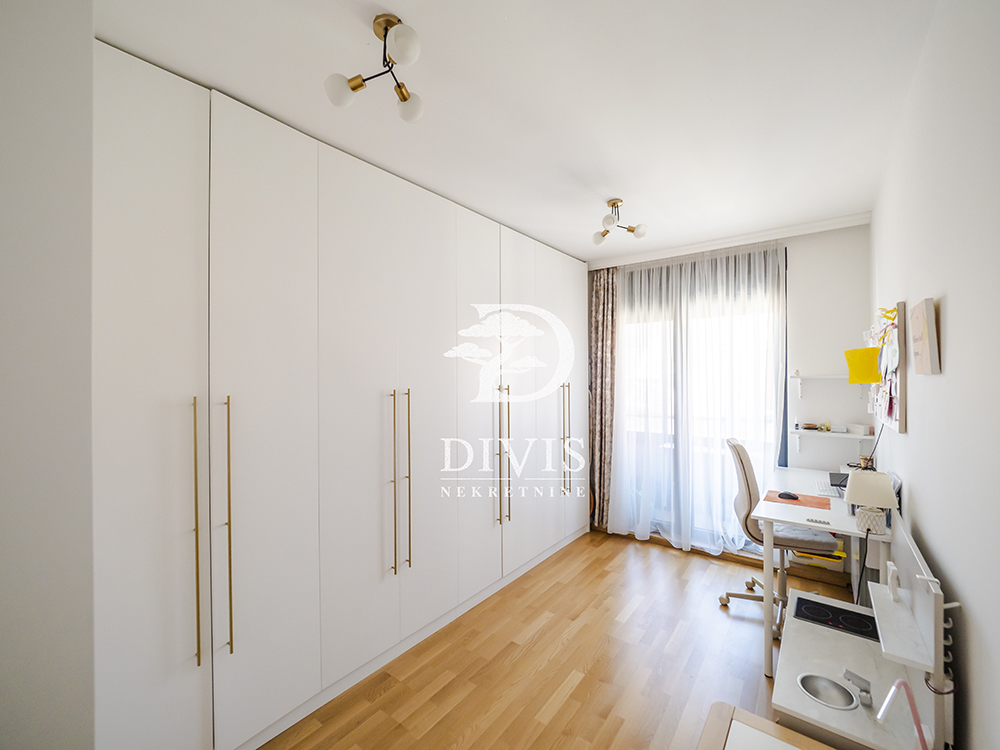 Slika 0 - Kneza Stracimira, Četvorosoban stan na prodaju, 119m2, 549.000€